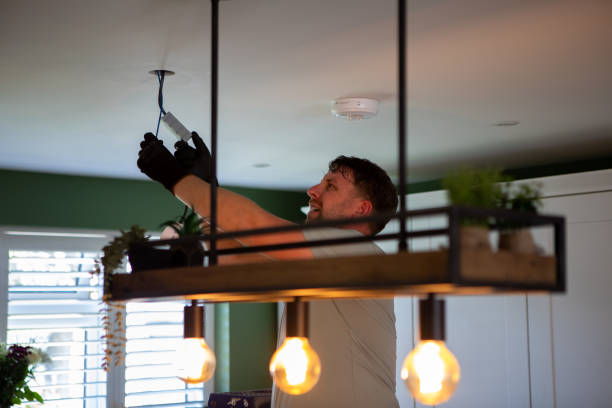 Best 24-Hour Electrician  in Lincoln City, OR