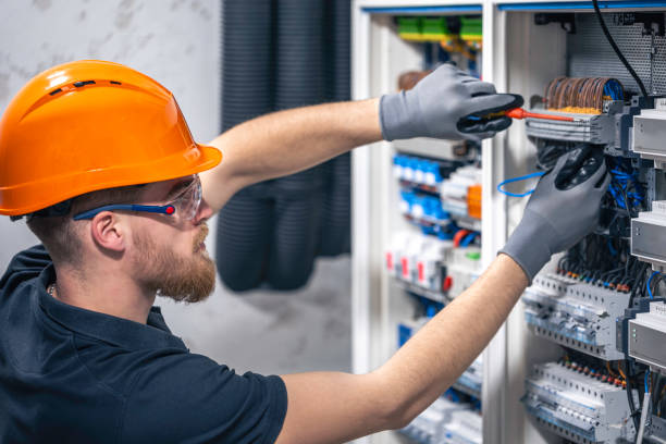 Best Local Electrician Companies  in Lincoln City, OR